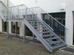 Aussentreppe gerade-044